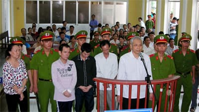 Xét xử vụ án quan chức chơi cờ tiền tỷ