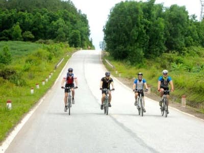 Bốn chàng trai Anh xuyên Việt vì trẻ em