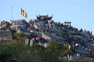 Đề nghị UNESCO vinh danh Đức Vua -Phật hoàng Trần Nhân Tông và danh thắng Yên Tử