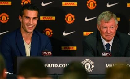 Những hình ảnh đầu tiên của Robin van Persie ở M.U