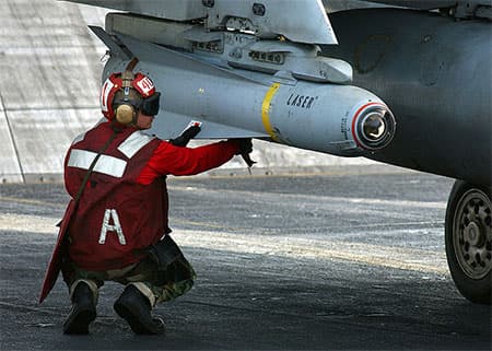 Indonesia mua tên lửa Maverick cho các đơn vị máy bay F-16