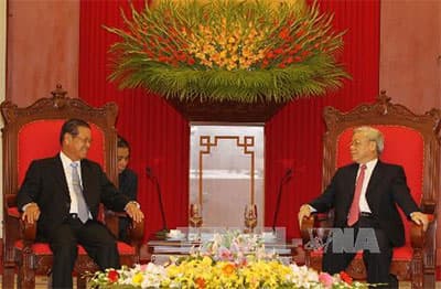 Tổng bí thư Nguyễn Phú Trọng tiếp Phó thủ tướng Lào Xổm -xa-vạt Lêng -xa-vắt