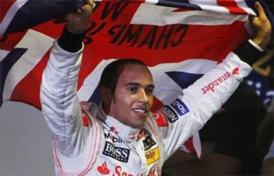 'Viên ngọc đen' Hamilton đầu quân cho Mercedes