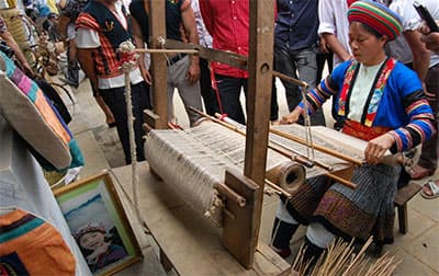 Tổ chức đồng bào đón Tết ở Làng Văn hóa-Du lịch các dân tộc Việt Nam