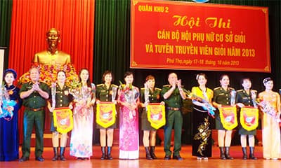 12 đội dự Hội thi Cán bộ hội phụ nữ cơ sở và tuyên truyền viên giỏi năm 2013