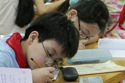 Yêu cầu chấm dứt ngay việc “ép” trẻ học sớm, học thêm