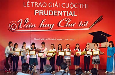Trao giải cuộc thi Prudential - Văn hay chữ tốt lần thứ 14