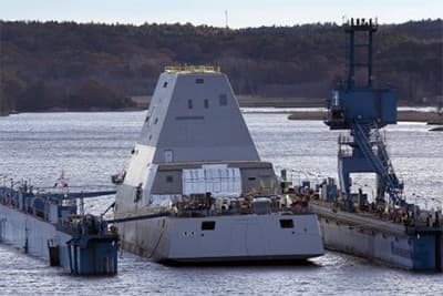 Mỹ hạ thủy khu trục hạm đầu tiên lớp Zumwalt