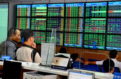Hai sàn ngập sắc xanh, VN-Index lấy lại mốc 500 điểm
