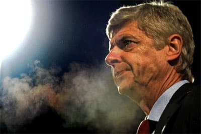 Bayern Munich nhiều lần chèo kéo Wenger