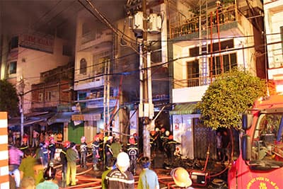 Cháy cửa hàng bán hương, 5 người thương vong