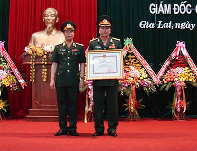 Binh đoàn 15: Trao tặng Danh hiệu Anh hùng Lao động cho giám đốc Công ty 74