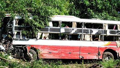 Phú Yên: Xe khách va chạm, 6 người chết và bị thương nặng