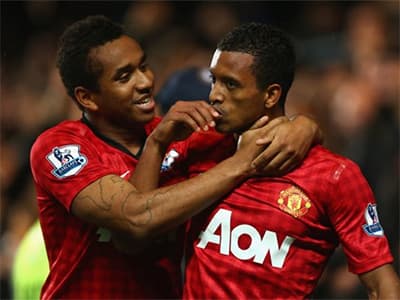 Man Utd rao bán tám cầu thủ