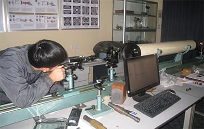 Chế tạo thành công kính hiệu chỉnh đường ngắm cho pháo 100mm trên T-54
