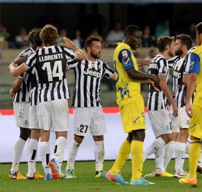 Juve áp sát ngôi đầu, Milan hòa nghẹt thở
