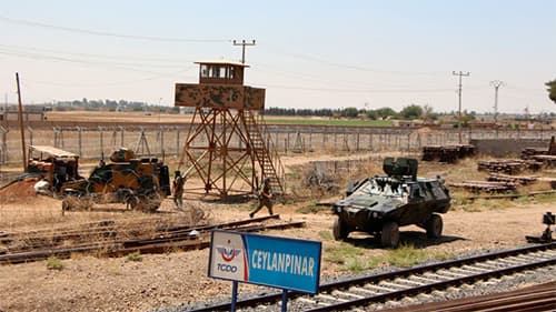 Thổ Nhĩ Kỳ tăng cường lực lượng quân sự áp sát biên giới Syria