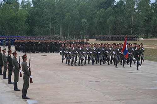 Đội quân cách mạng, chính quy, gắn bó mật thiết với các bộ tộc Lào