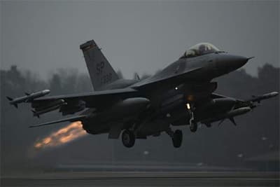 Mỹ bỏ kế hoạch nâng cấp Chim ưng F-16