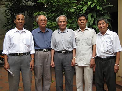 Những “chiến sĩ” trên đất Lào