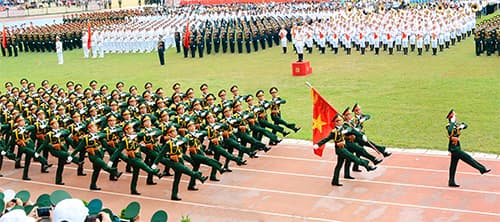 Phát huy truyền thống anh hùng, đẩy mạnh xây dựng quân đội cách mạng, chính quy, tinh nhuệ, từng bước hiện đại