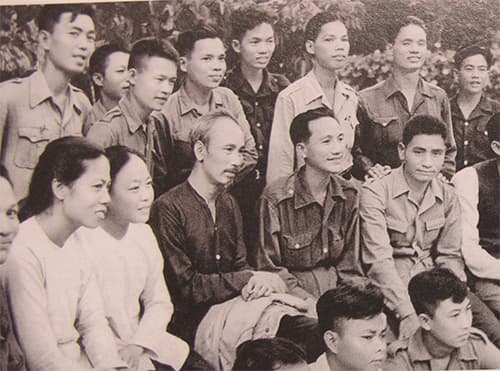 Hai điều căn dặn của Bác Hồ