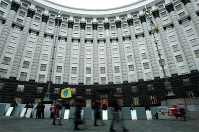 Ukraine cần ngay 5 tỷ euro để khỏi vỡ nợ