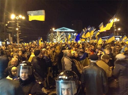 Ukraine: Người biểu tình thân Nga tái chiếm trụ sở nhiều thành phố