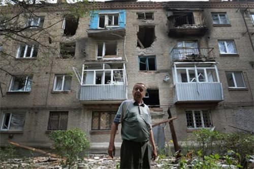 Bất chấp lệnh ngừng bắn, Slavyansk tiếp tục bị pháo kích