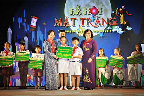 Chương trình "Lễ hội mặt trăng" đến với thiếu nhi miền Tây