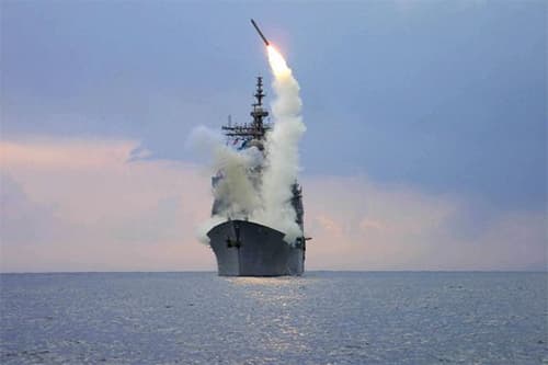 Hải quân Mỹ đặt mua thêm tên lửa hành trình Tomahawk Block 4