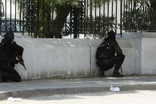 Số nạn nhân thiệt mạng trong vụ tấn công ở Tunisia đã tăng lên 21 người