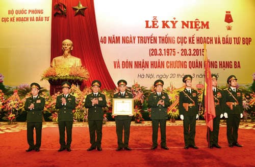 Cục Kế  hoạch và Đầu tư đón nhận phần thưởng cao quý