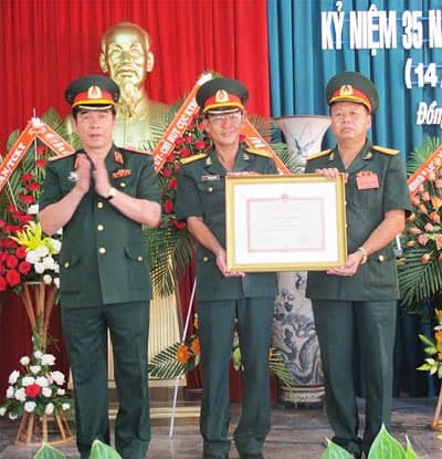 Kho KT580 đón nhận Bằng khen của Bộ trưởng Bộ Quốc phòng