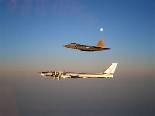 “Gấu trắng” Tu-95 “thử lửa” hệ thống phòng không Mỹ ở Alaska