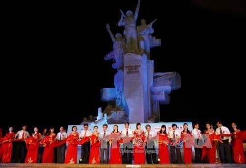 Khánh thành Tượng đài Chiến thắng Cửa Việt