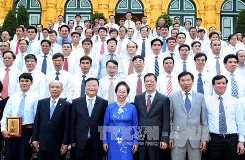 Phó Chủ tịch nước Nguyễn Thị Doan gặp mặt các điển hình tiên tiến của Tập đoàn Hóa chất Việt Nam