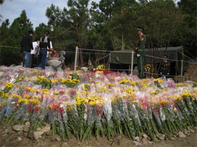 Ngàn hoa thành kính
