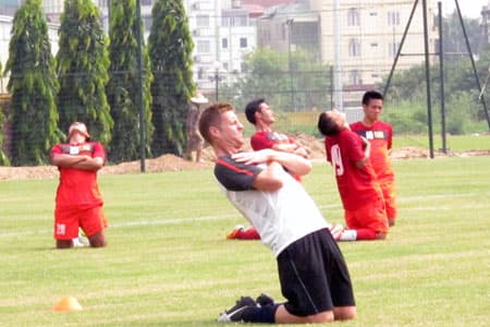 Đội tuyển Việt Nam thi đấu giao hữu với đội tuyển Ấn Độ