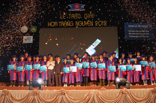 Nhân ngày Khuyến học Việt Nam (2-10): Thắp sáng những "Hoa Trạng nguyên"
