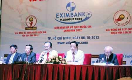 Tổng kết V.League 2012: Căng thẳng giữa các ông bầu