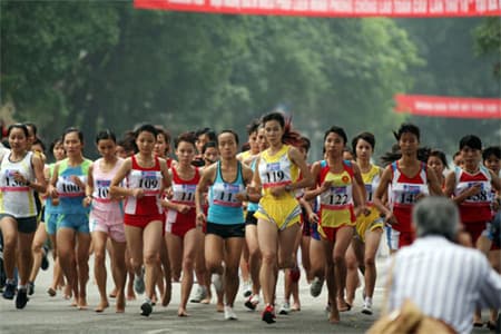 Gần 300 VĐV tham dự giải Việt dã toàn quốc và bán Marathon Báo Tiền Phong