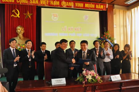 Tiếp tục phối hợp đưa CNTT và VT tới vùng sâu, vùng xa