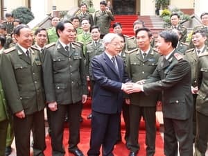 Xây dựng lực lượng công an nhân dân tuyệt đối trung thành với Đảng, vì nước quên thân, vì dân phục vụ