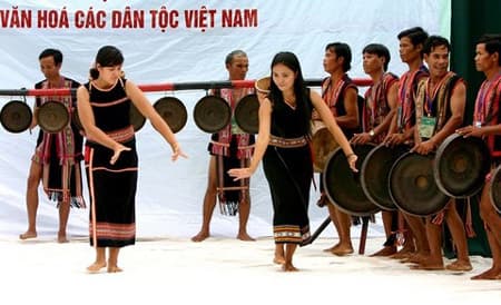 Phê duyệt kịch bản tổng thể Liên hoan Văn hóa các dân tộc Việt Nam 2012