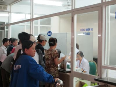 Hồi hộp chờ viện phí  mới