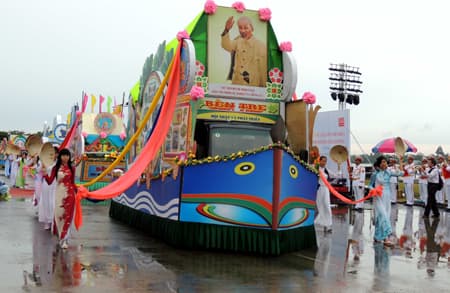 Đất Chín Rồng vươn xa