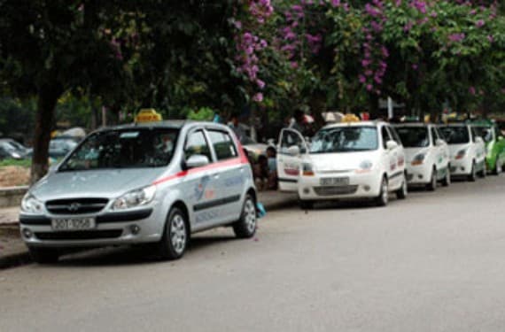Hà Nội bỏ lệnh cấm taxi tại 8 tuyến phố