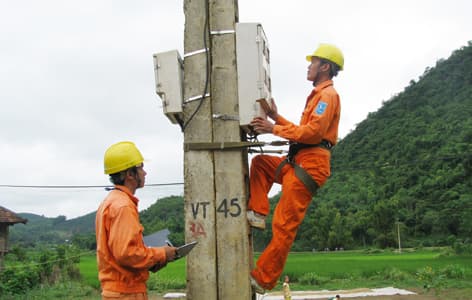 Khởi công Dự án cung cấp điện lưới cho đồng bào các dân tộc tỉnh Sơn La