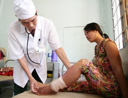 Bị rắn độc cắn, mời vô